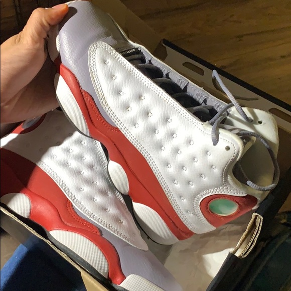 Air Jordan Chicago 13s 2017 release - Picture 3 of 3